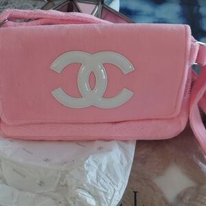 Chanel VIP Beauty line crossbody/shoulder/bum bag 💗